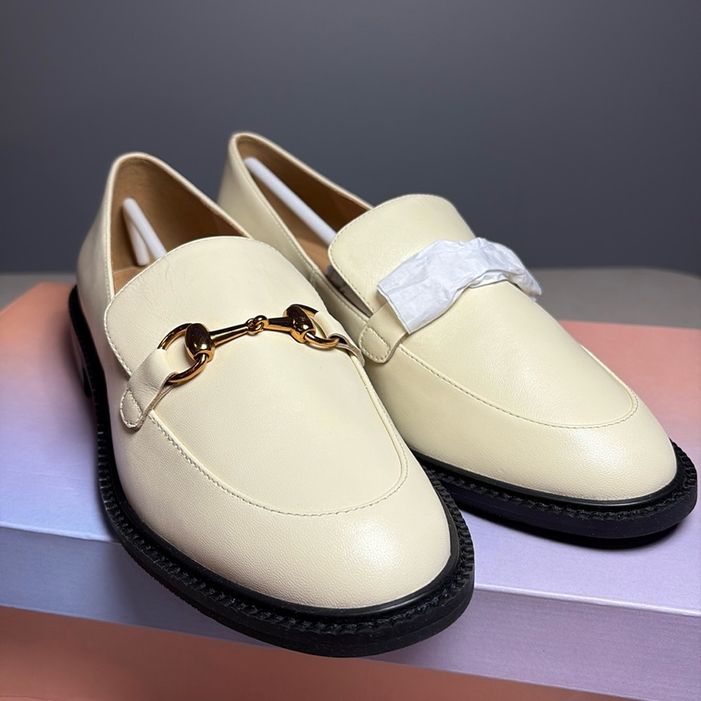 Lisa VICKY Zany V Loafer In Natural Sheep Napa